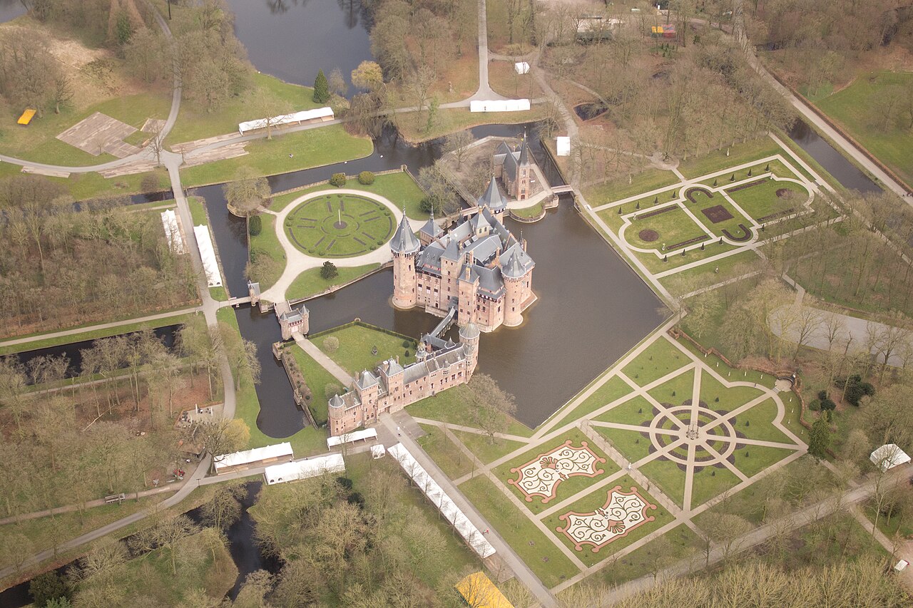Kasteel de Haar: the castle near Utrecht, tickets and getting there from Amsterdam