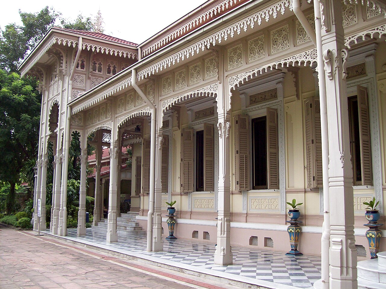 Palais Vimanmek et palais de Dusit : état actuel et visite à Bangkok