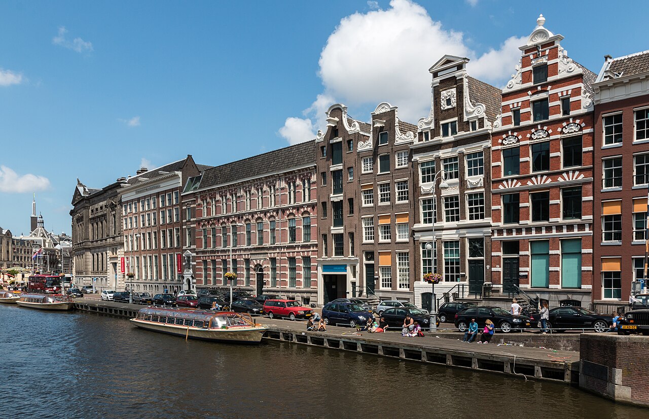 Les façades du Rokin au bord de l'Amstel