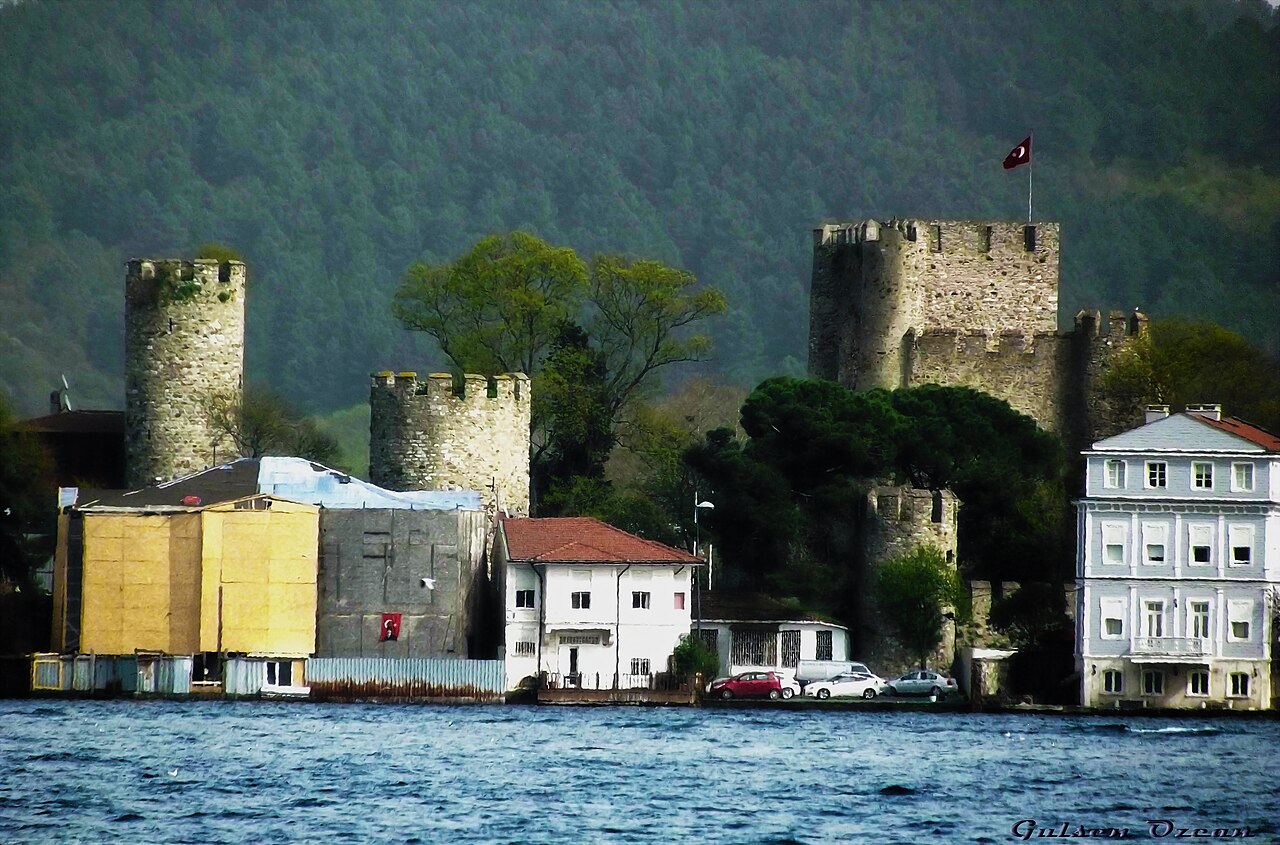 Anadolu Hisarı Fortress: the oldest Ottoman fortress on the Bosphorus