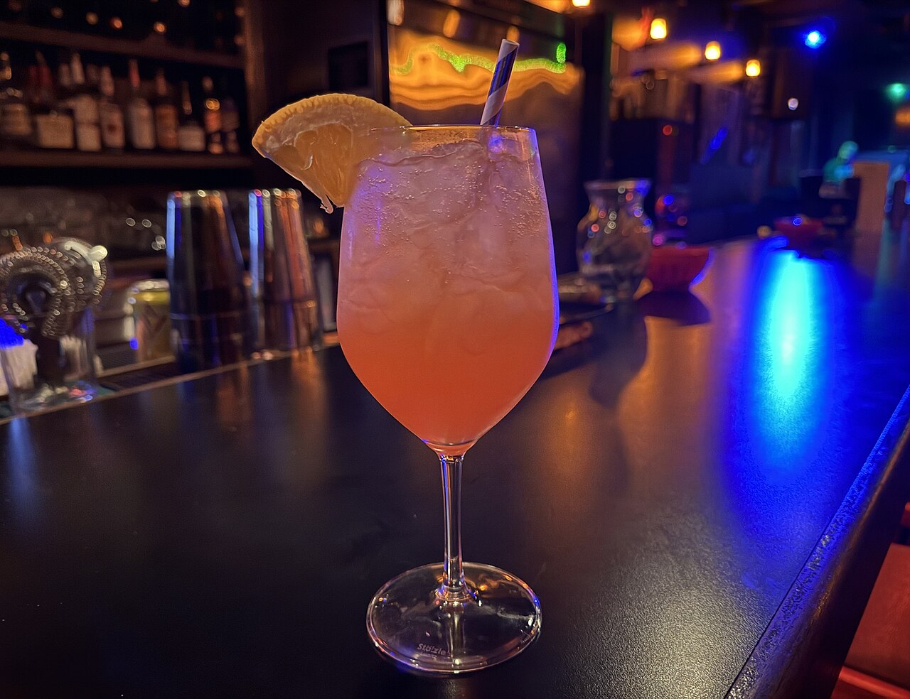 罗马餐前酒指南：Spritz、露台与葡萄酒吧