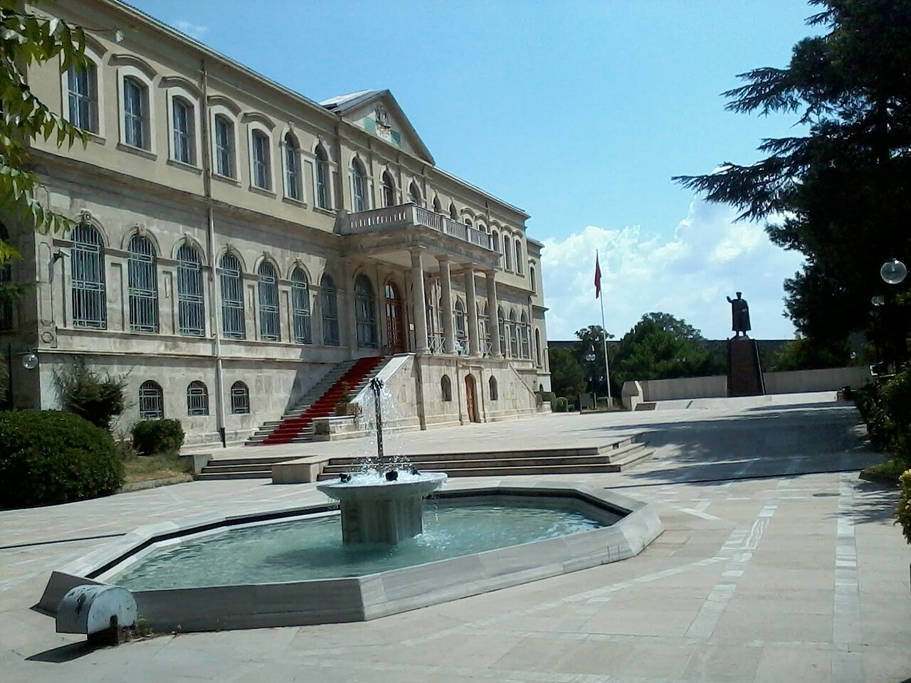 L'ancienne école militaire