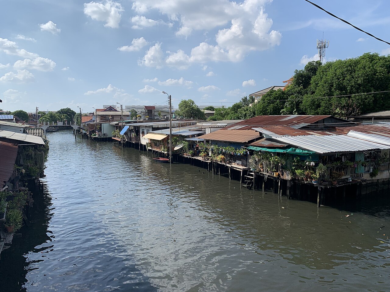 Klongs de Thonburi : balade en bateau à longue queue sur les canaux