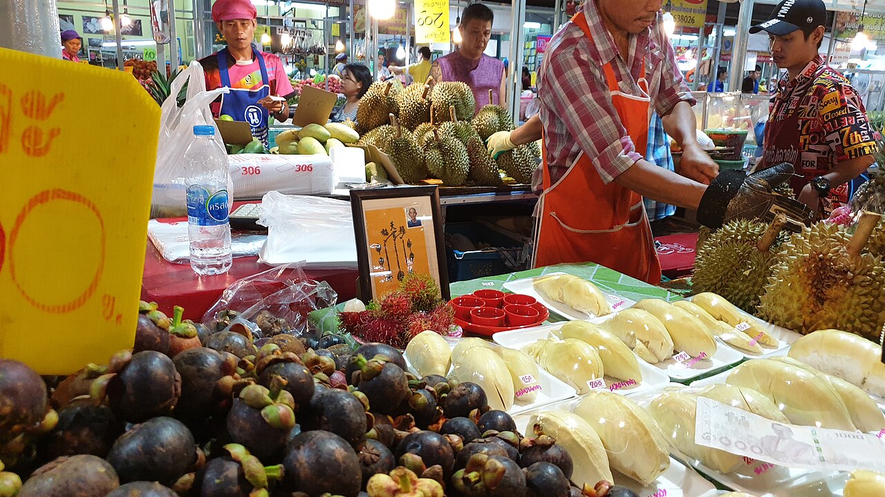 Or Tor Kor Market in Bangkok: fruit, ready-made dishes, opening hours and getting there