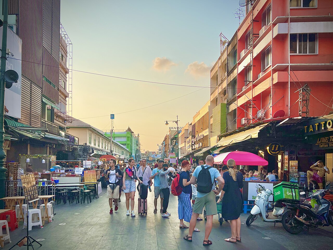 Khao San Road : la rue des routards, de jour comme de nuit