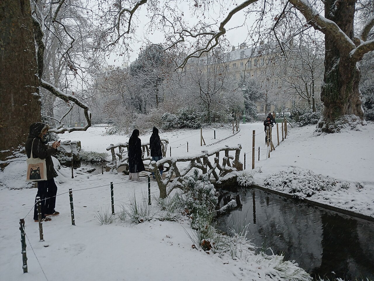 Le square des Batignolles sous la neige en janvier 2026