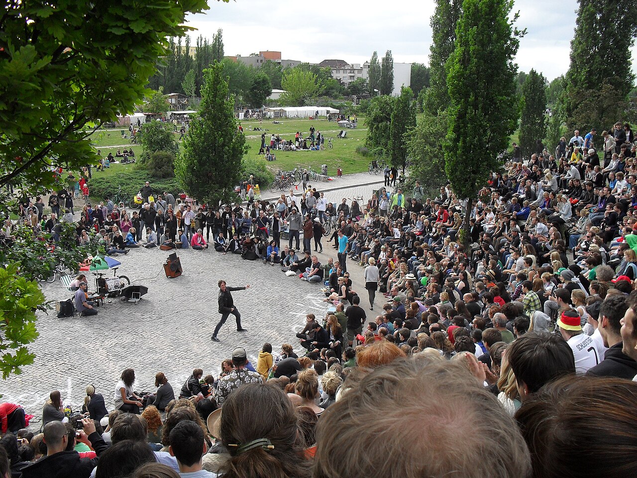 Mauerpark : marché aux puces et karaoké du dimanche à Berlin