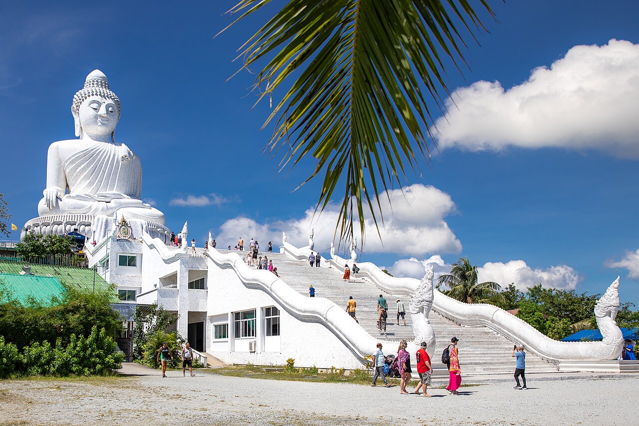 Que faire à Phuket en un jour : itinéraire malin entre ville, temples et coucher de soleil