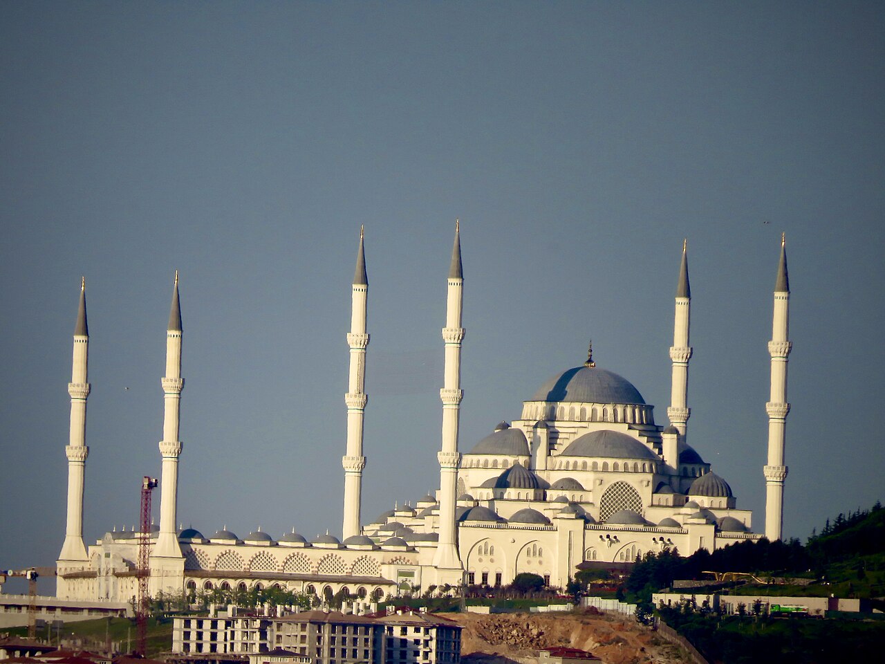 Grande mosquée de Çamlıca : visite, horaires et tenue de la plus grande mosquée de Turquie