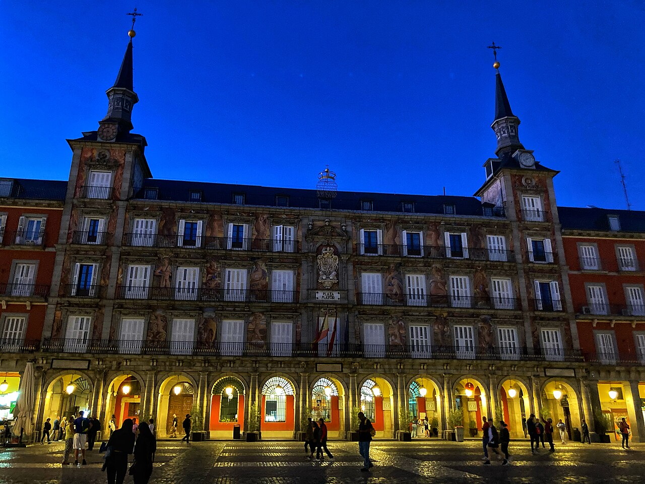 Plaza Mayor de Madrid : histoire, arcades et que voir sur la place