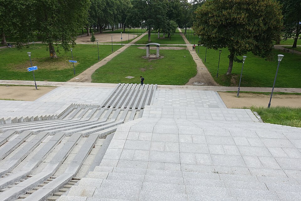 Parc de Bercy : jardins, pelouses et accès gratuit