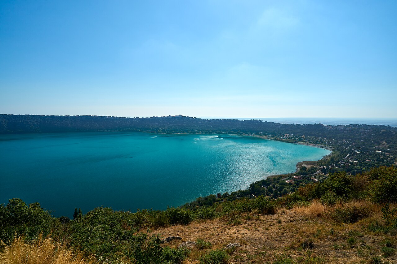 Castel Gandolfo : palais des papes, jardins Barberini et lac d'Albano