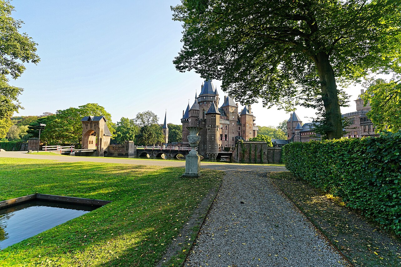 Kasteel de Haar: the castle near Utrecht, tickets and getting there from Amsterdam