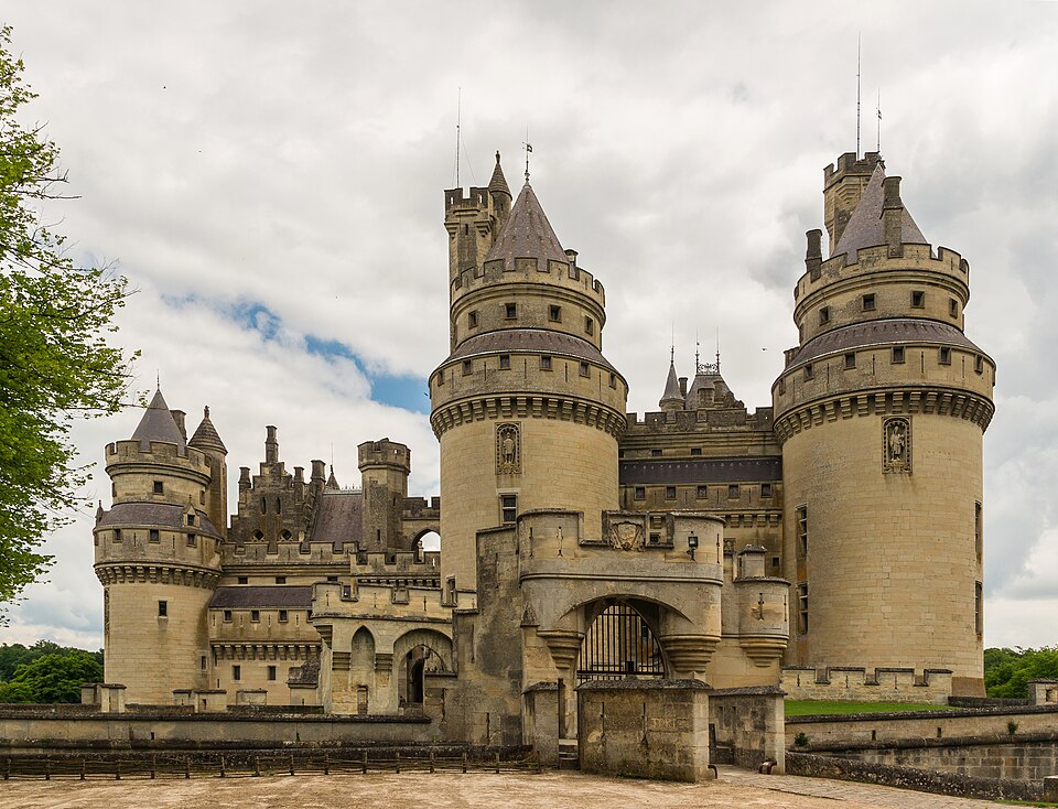 Château de Pierrefonds : billets, horaires, appartements de l'impératrice et accès depuis Paris