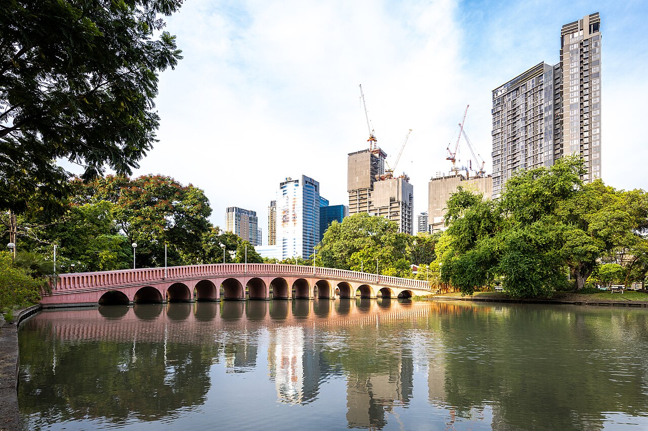 Chatuchak, Queen Sirikit and Rot Fai Parks in Bangkok: opening hours, cycling and butterflies