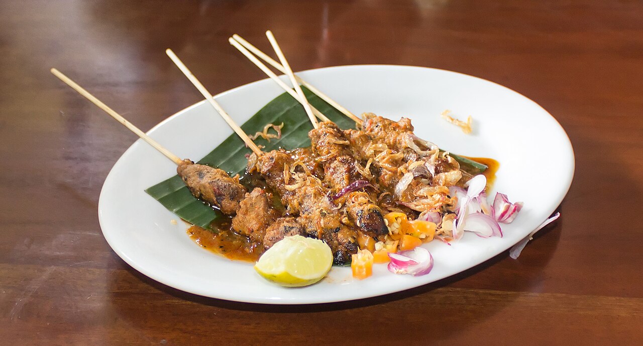 Chicken satay skewers with peanut sauce