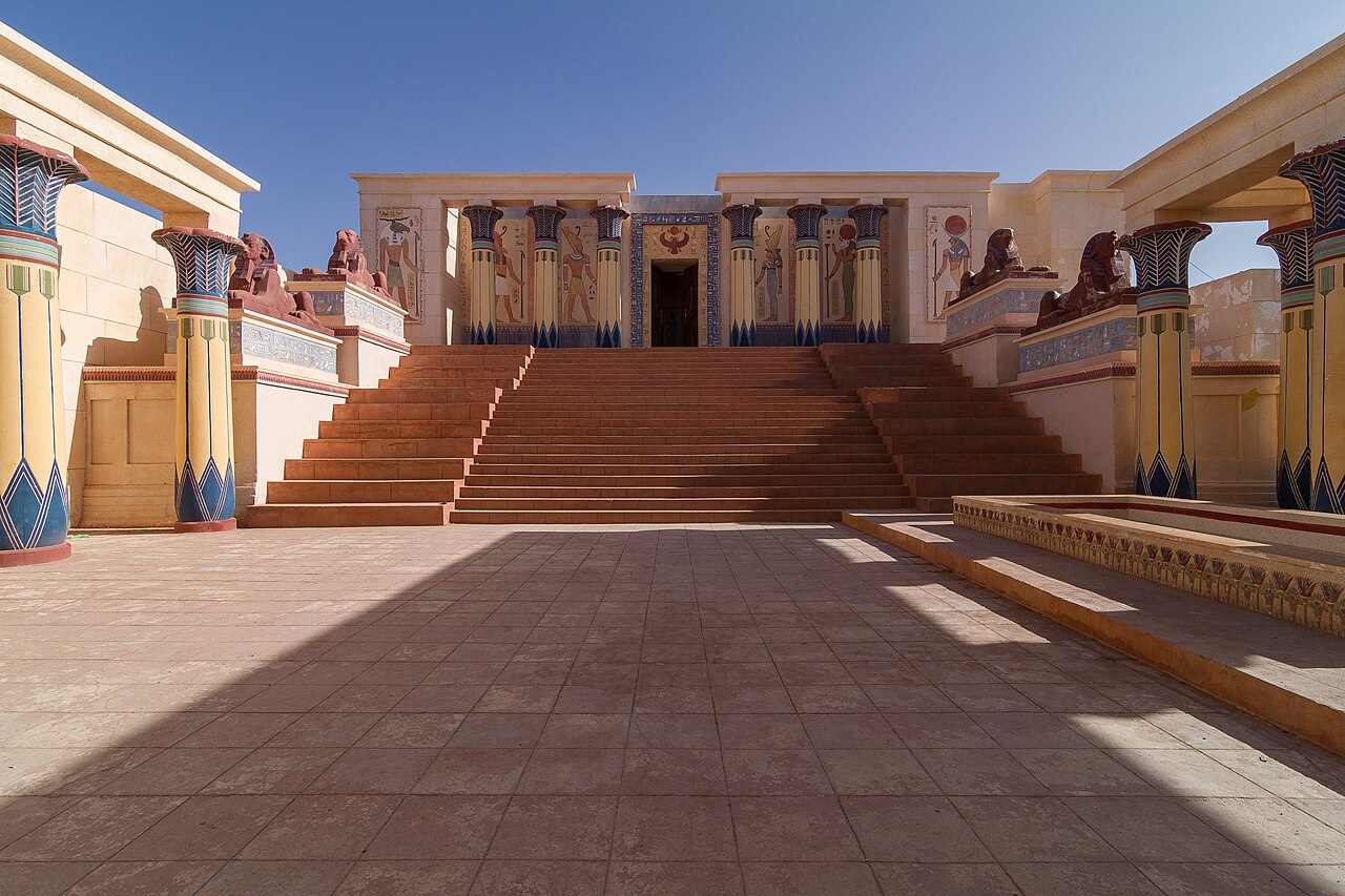 Le palais de Cléopâtre et le temple aux colonnes