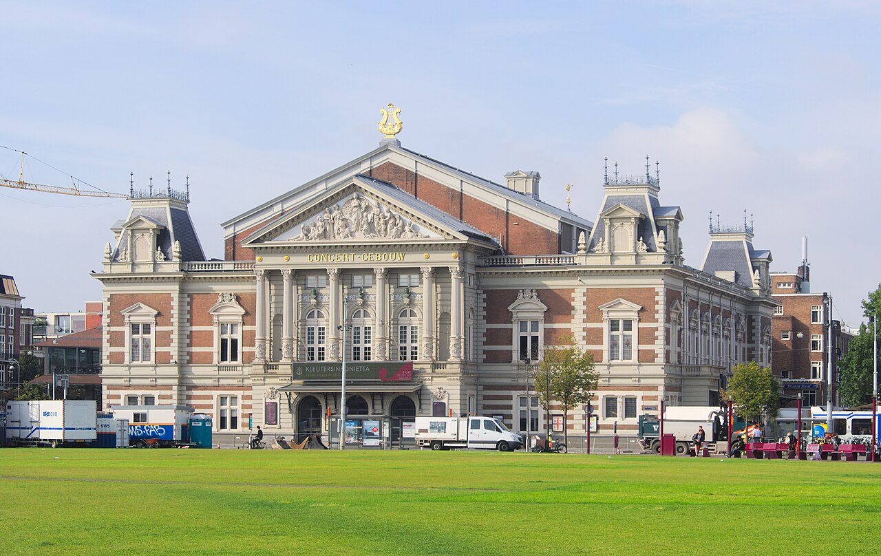Le Concertgebouw vu depuis le Museumplein