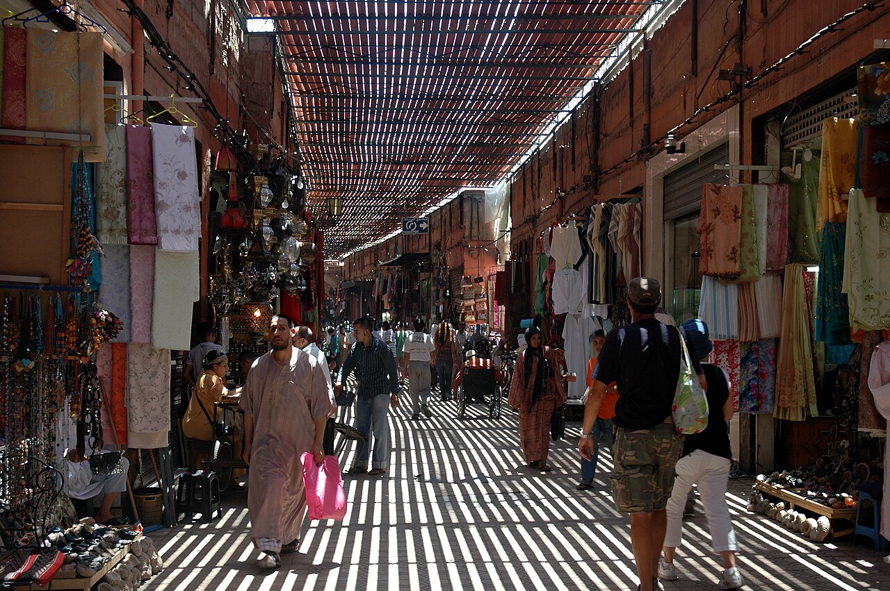 Souks de Marrakech : plan, spécialités et conseils pour marchander