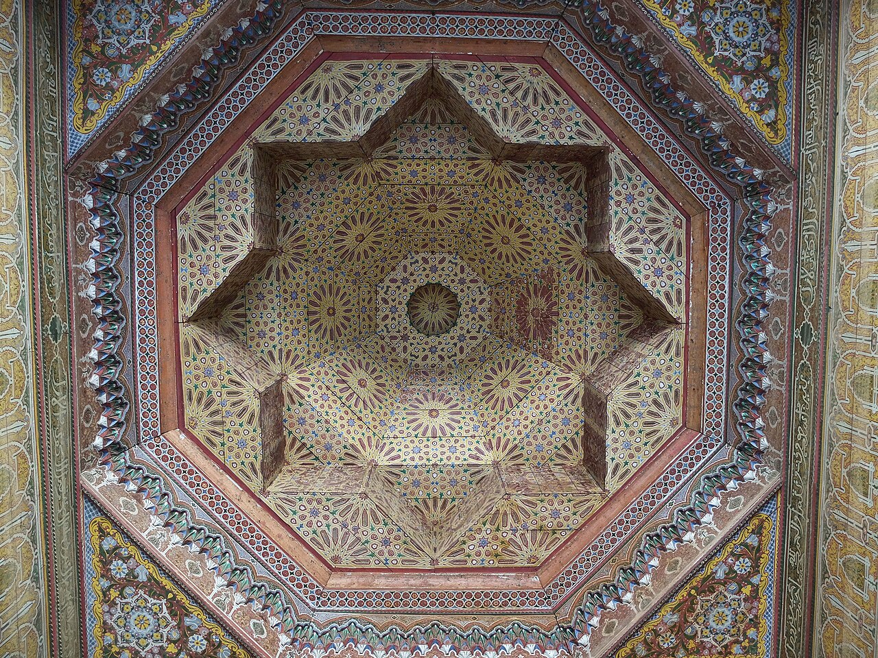 Les plafonds et le décor
