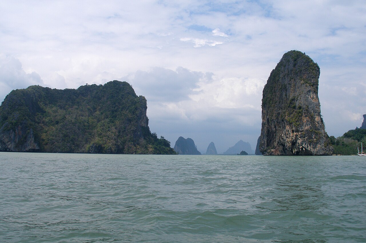 Baie de Phang Nga et île James Bond : excursion depuis Phuket