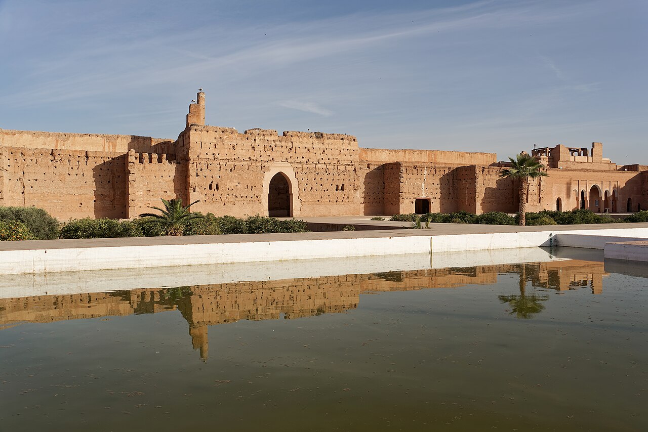 La cour et le grand bassin