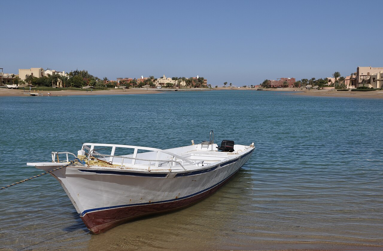 Une barque sur la lagune