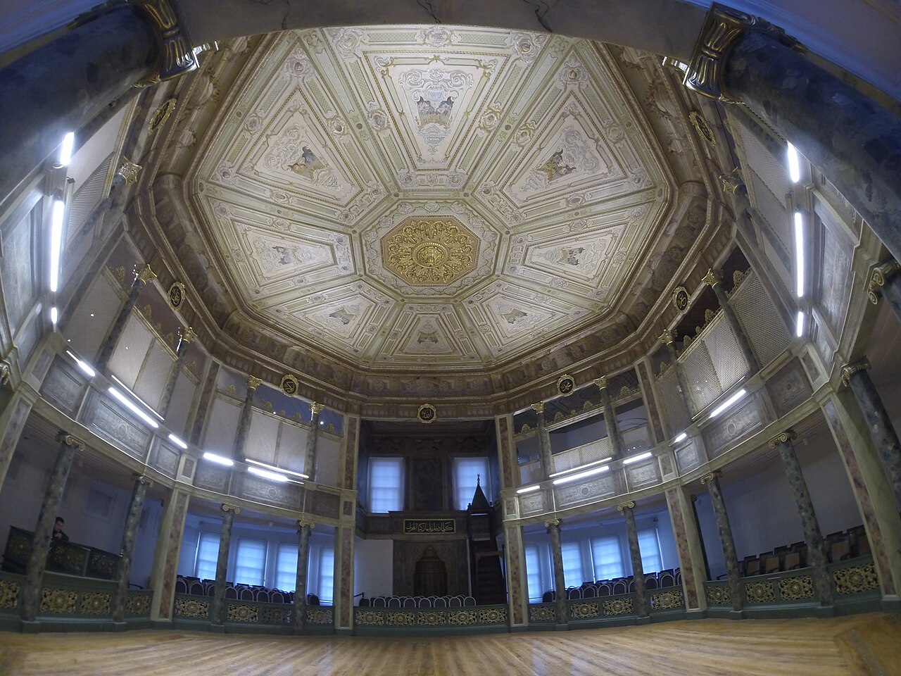 La salle de sema du couvent mevlevi de Galata