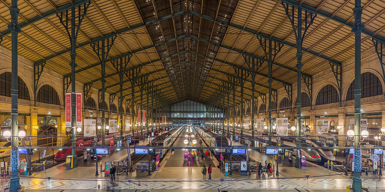 Les gares et trains de Paris