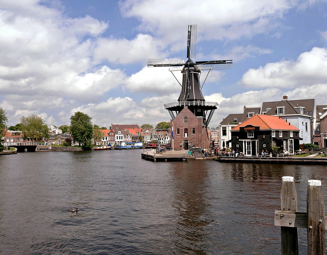 Molen De Adriaan aan het Spaarne in Haarlem