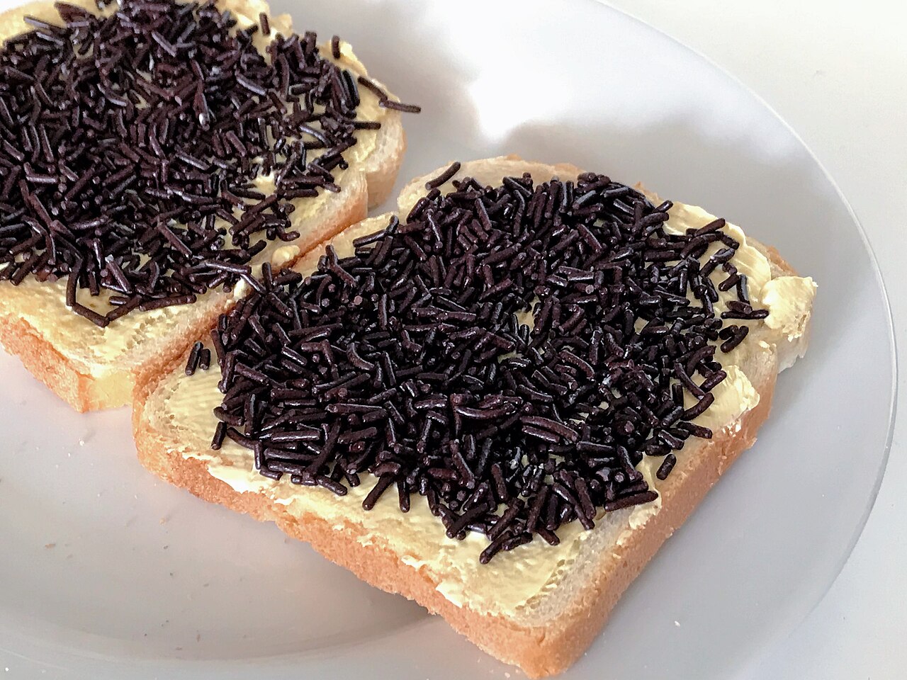 Brunch and Breakfast in Amsterdam: Where to Go and What to Order