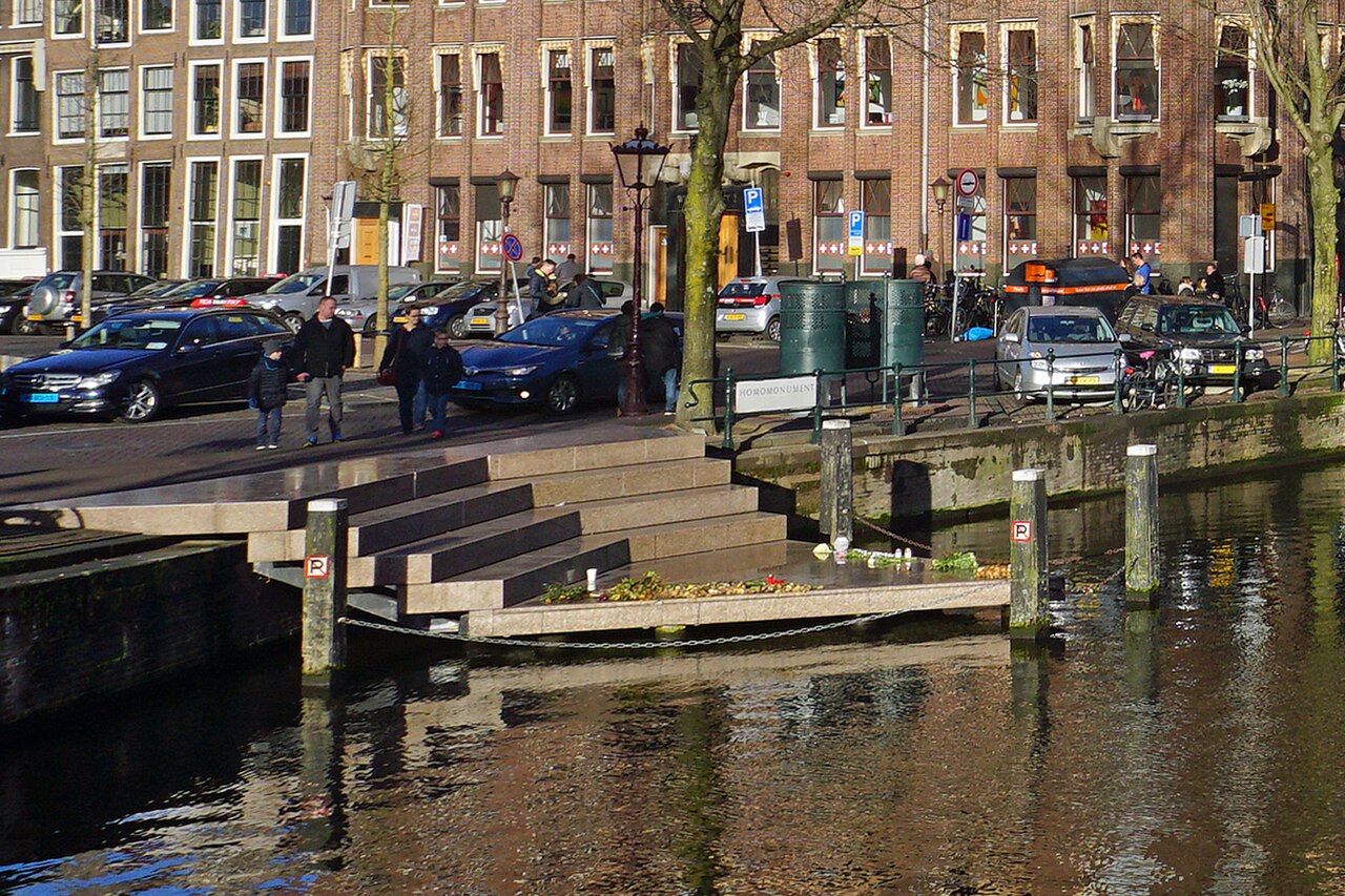 LHBTI Amsterdam: gaybars, Homomonument en Pride Amsterdam