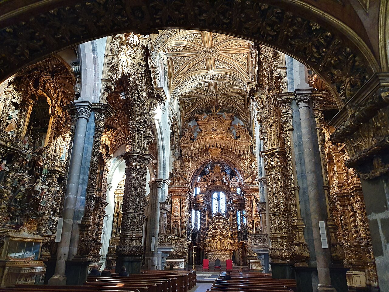Église Saint-François de Porto : l'or baroque et les catacombes
