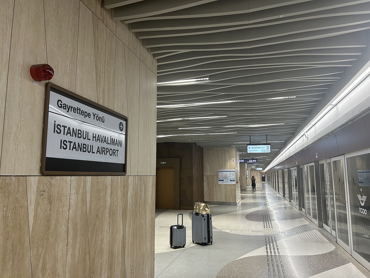 Quai de la station İstanbul Havalimanı de la ligne M11