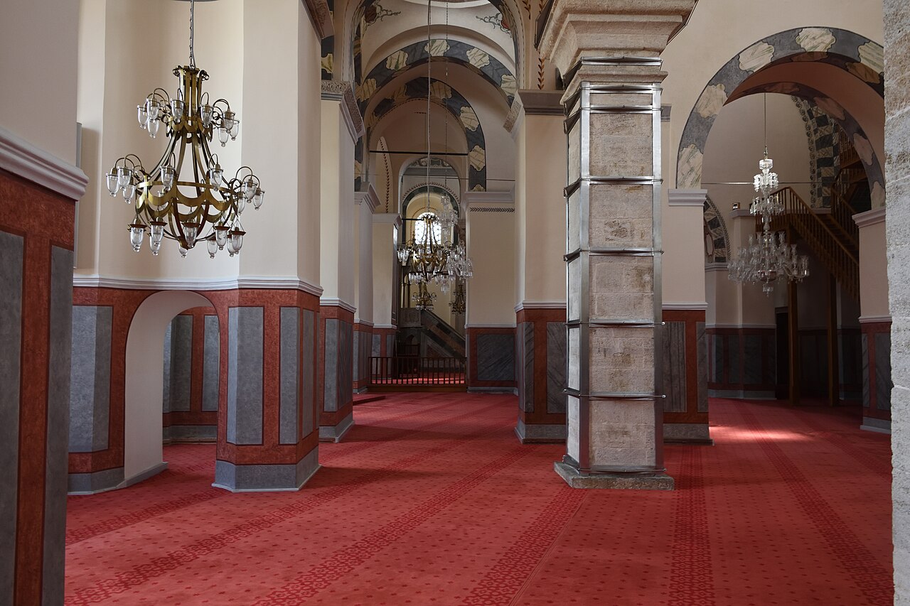 La salle de prière et son sol byzantin
