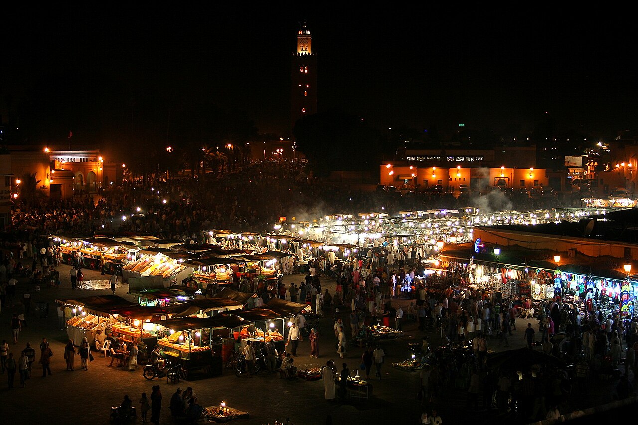 Marrakech la nuit : que faire le soir (rooftops, bars, spectacles)