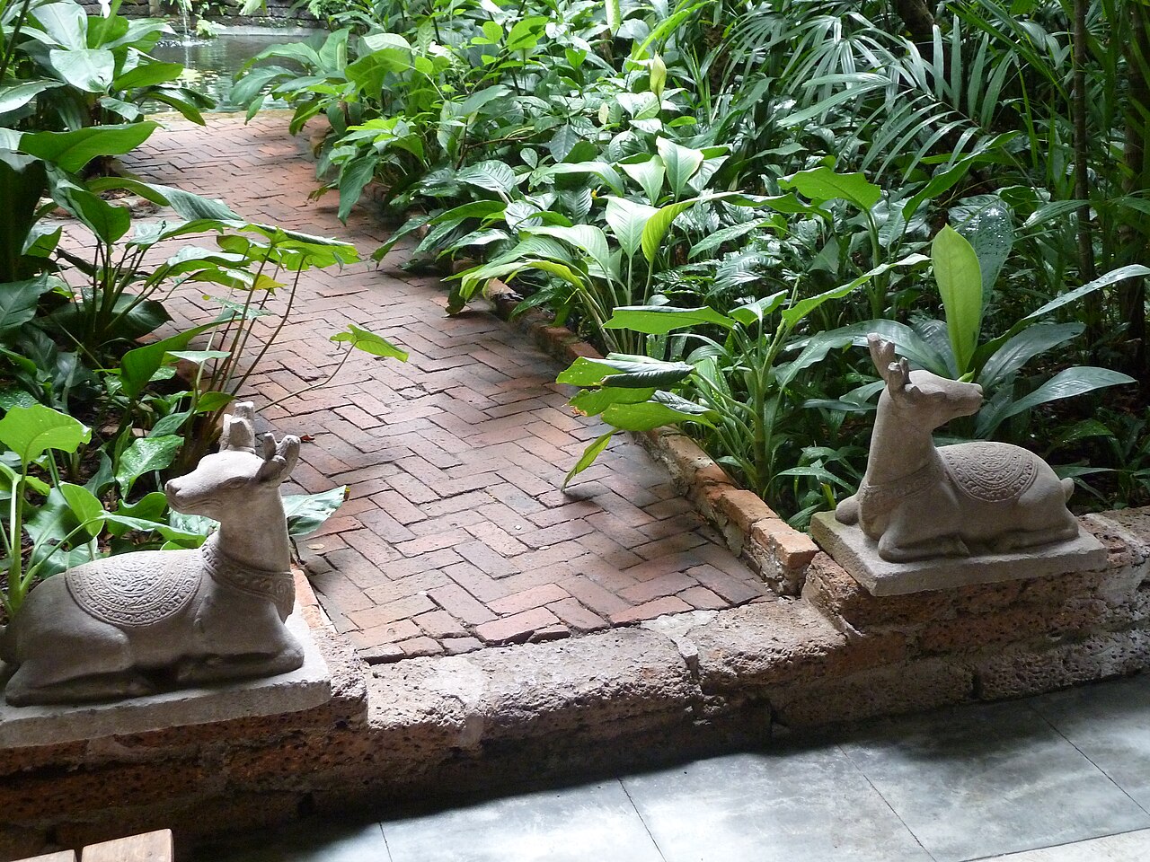 Maison de Jim Thompson : visite guidée et mystère de la soie thaïe