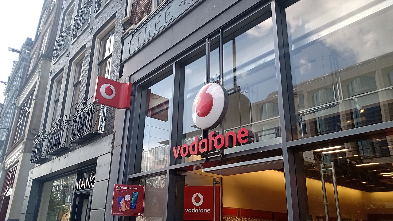 Internet in Amsterdam: SIM cards, eSIMs and free Wi-Fi