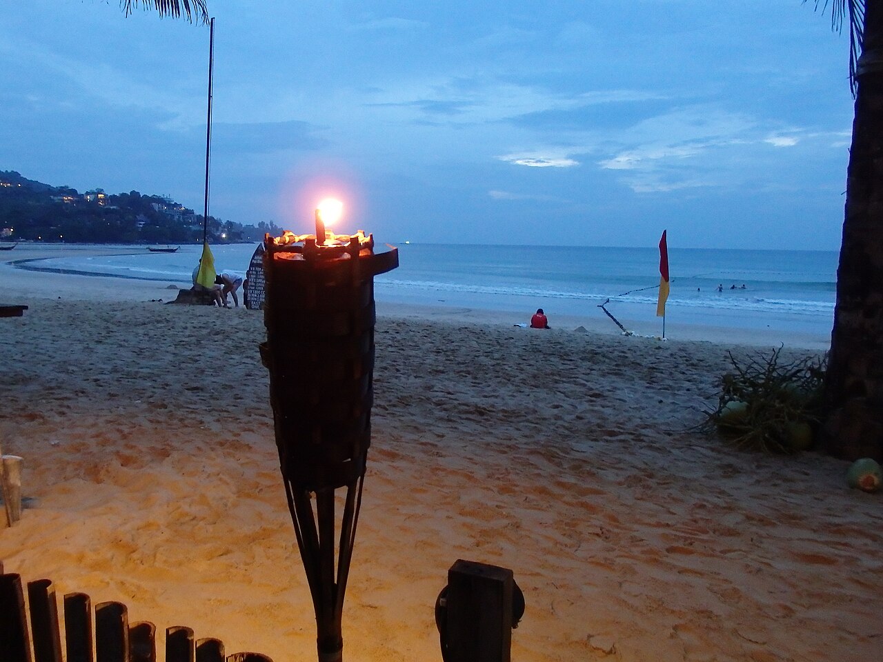 Kamala Beach: Baden, Strandrestaurants und Sonnenuntergang