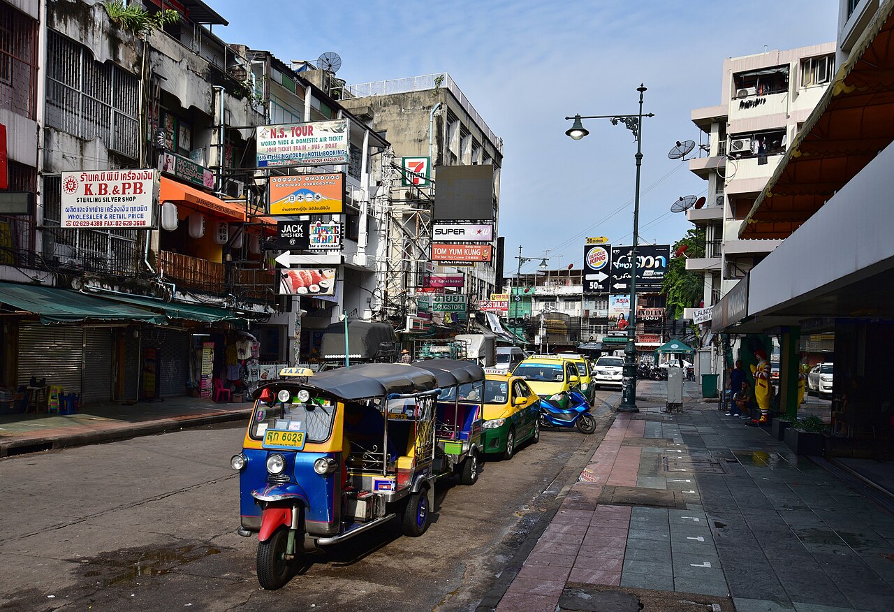 Khao San Road : la rue des routards, de jour comme de nuit