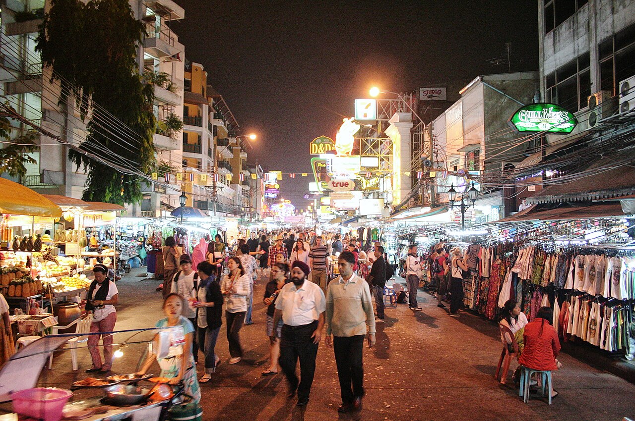Khao San Road : la rue des routards, de jour comme de nuit