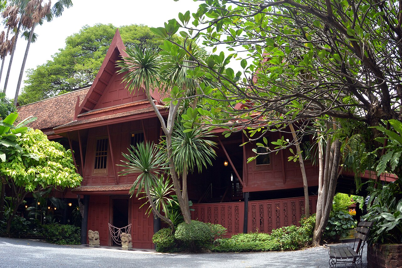 Maison de Jim Thompson : visite guidée et mystère de la soie thaïe