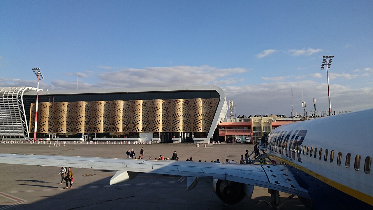 Vue du terminal depuis les pistes de Marrakech-Ménara