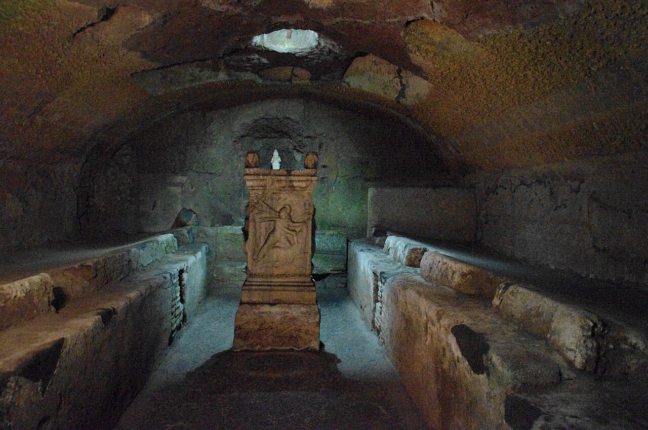 Basilique Saint-Clément : trois niveaux superposés et mithraeum