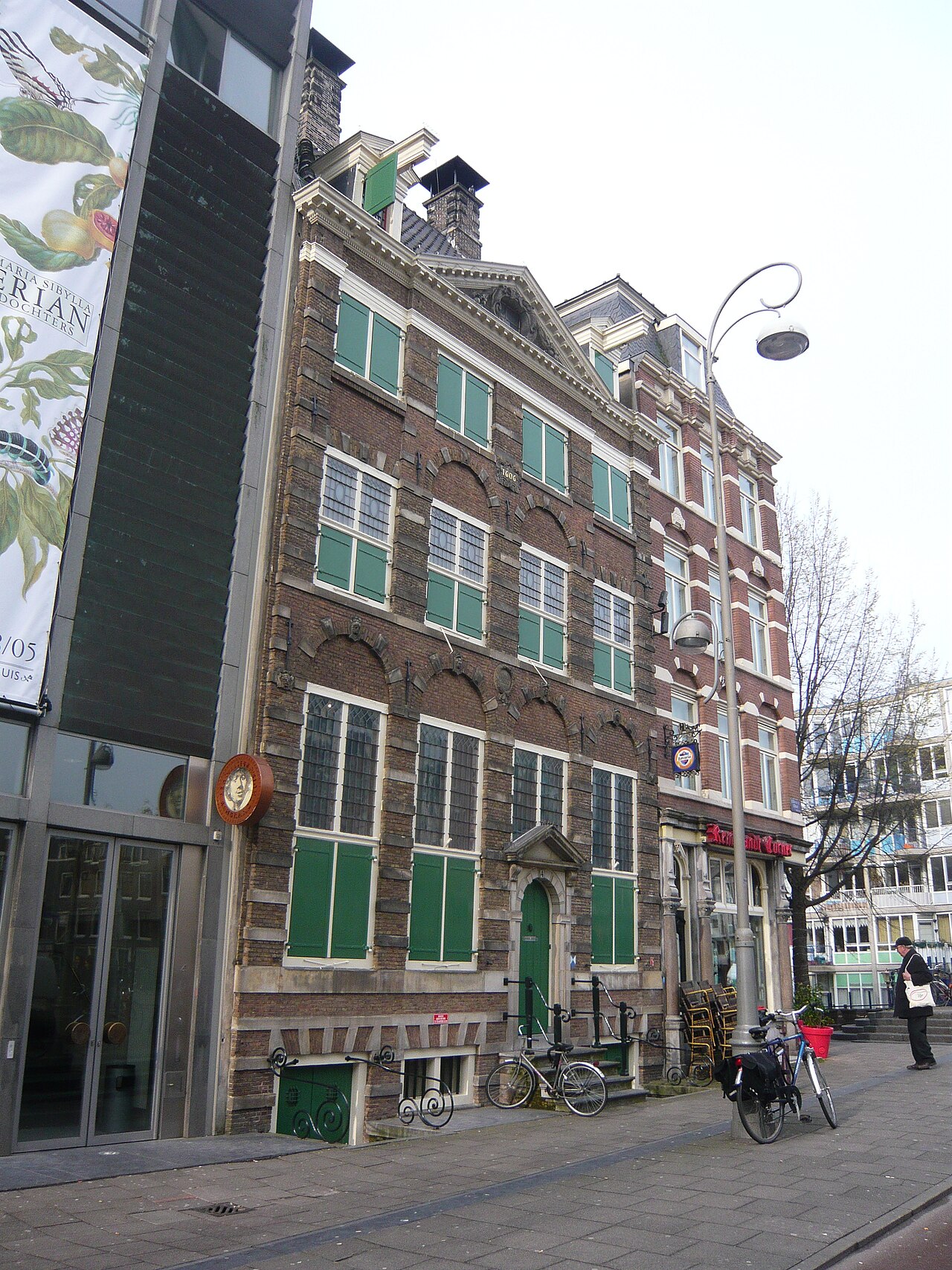 De gevel van het Rembrandthuis in de Jodenbreestraat