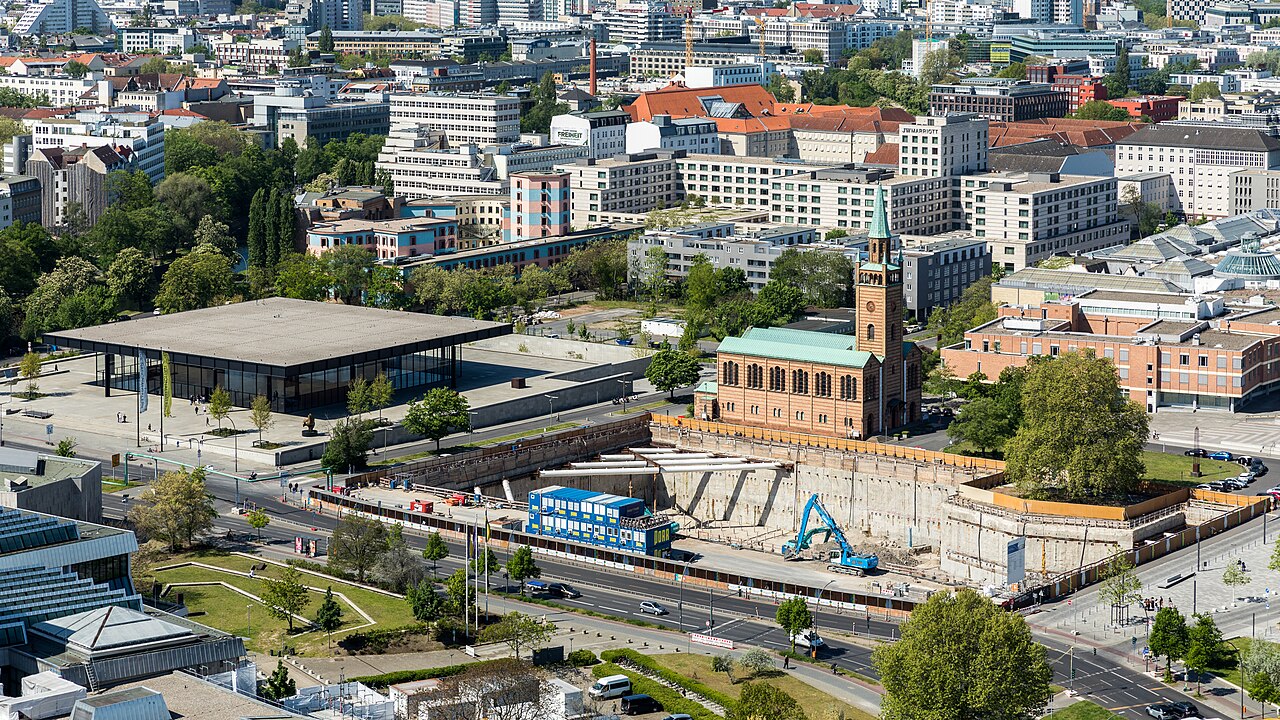 Neue Nationalgalerie Berlin: Tickets, Öffnungszeiten, Ausstellungen und der Glastempel von Mies van der Rohe