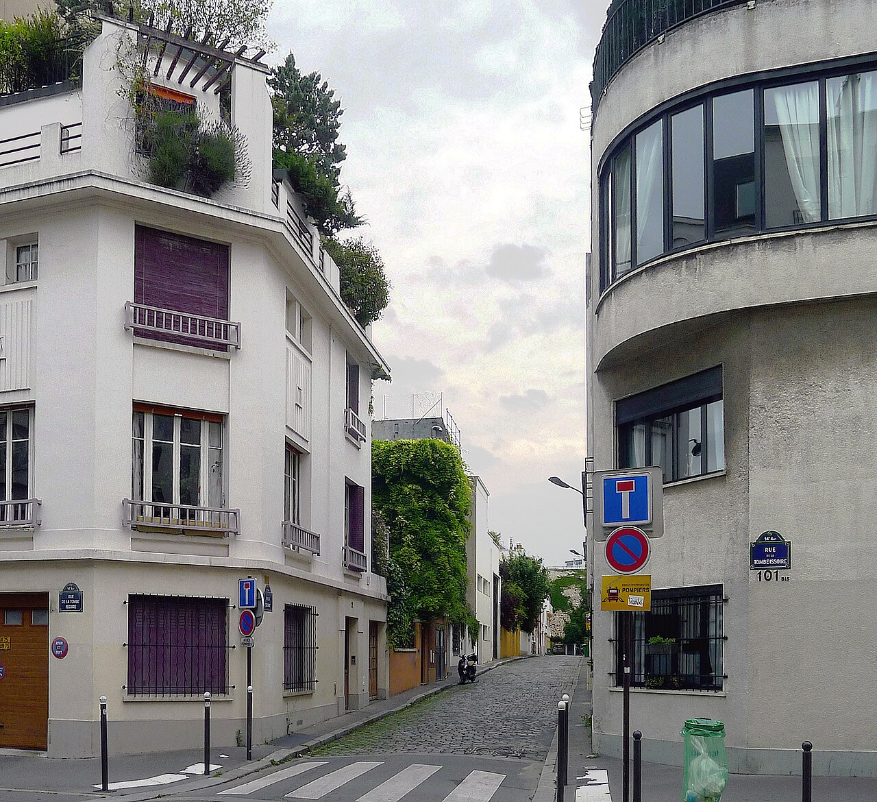 L’ingresso da rue de la Tombe-Issoire