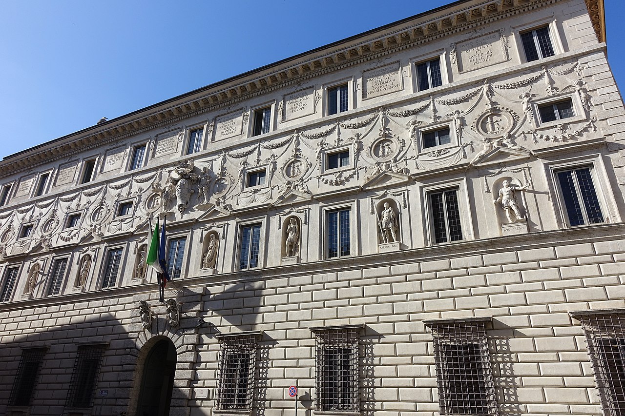 Galerie Spada : la perspective de Borromini et le palais Spada