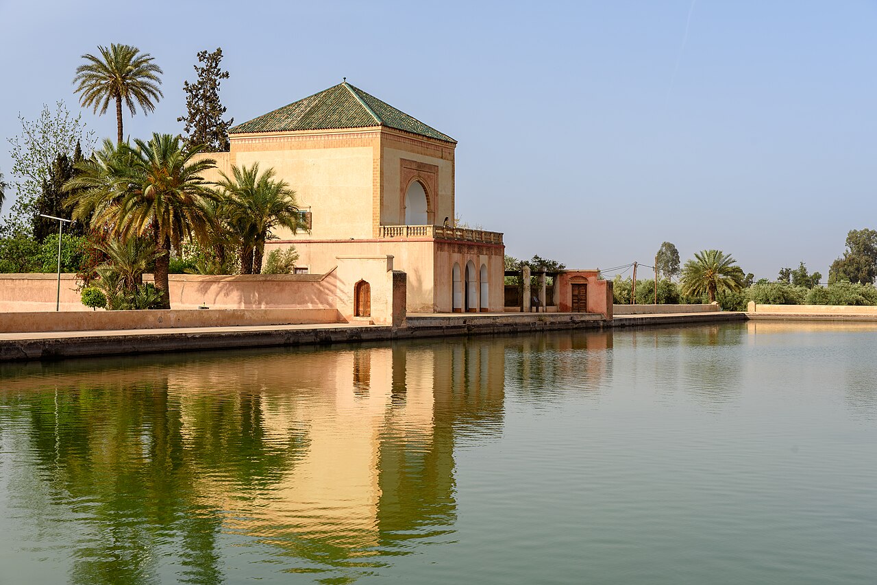 Jardins de la Ménara : le bassin, le pavillon et les oliveraies