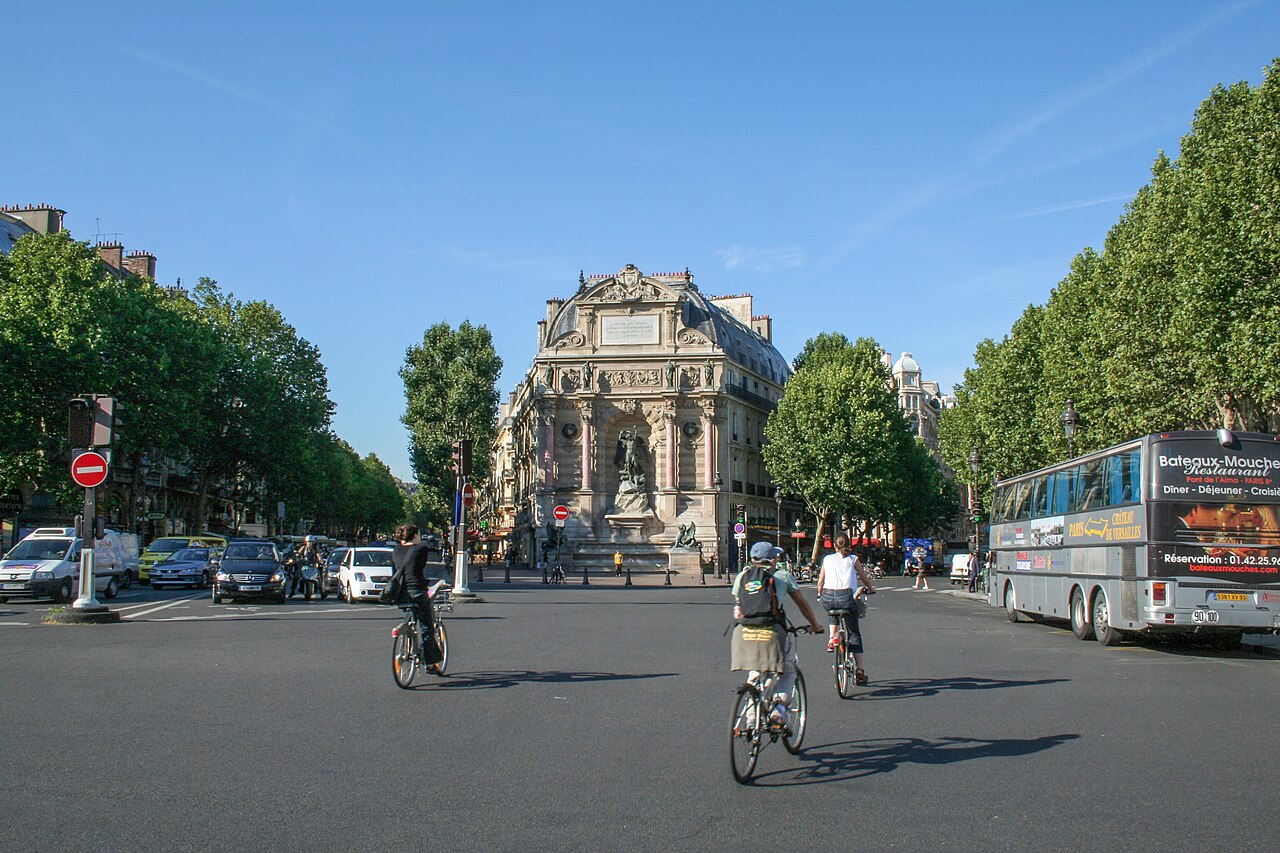 La place et la fontaine Saint-Michel